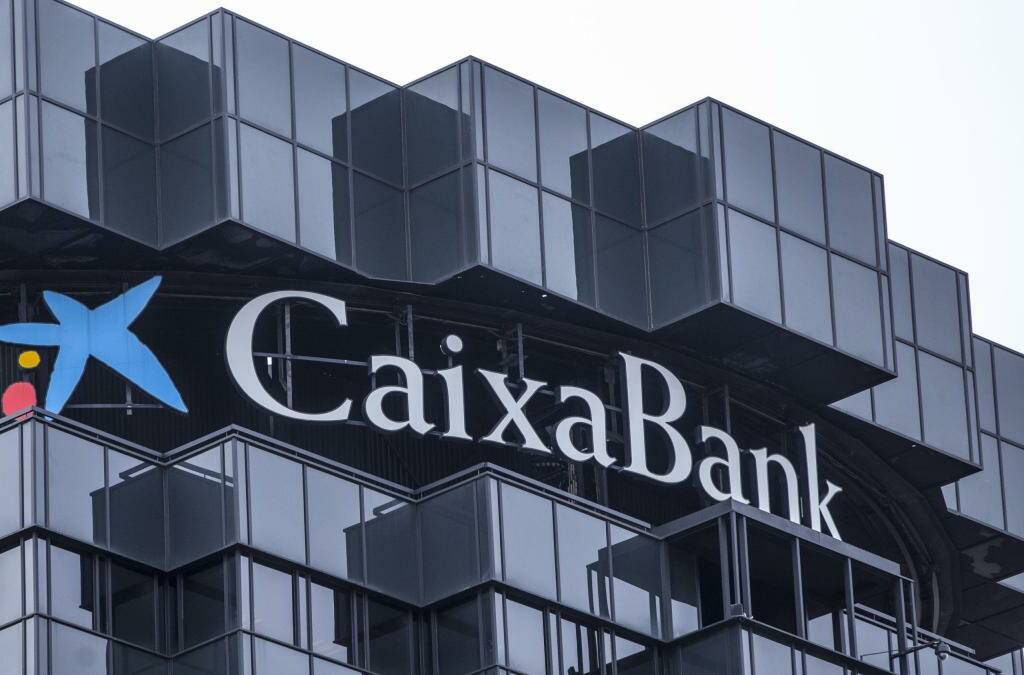 Caixabank y sindicatos acuerdan el mayor ere de la historia de la banca española