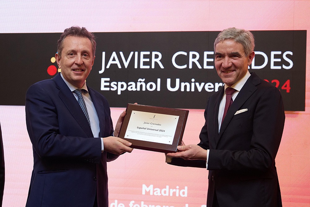 Javier Cremades, reconocido con el premio al Español Universal 2024